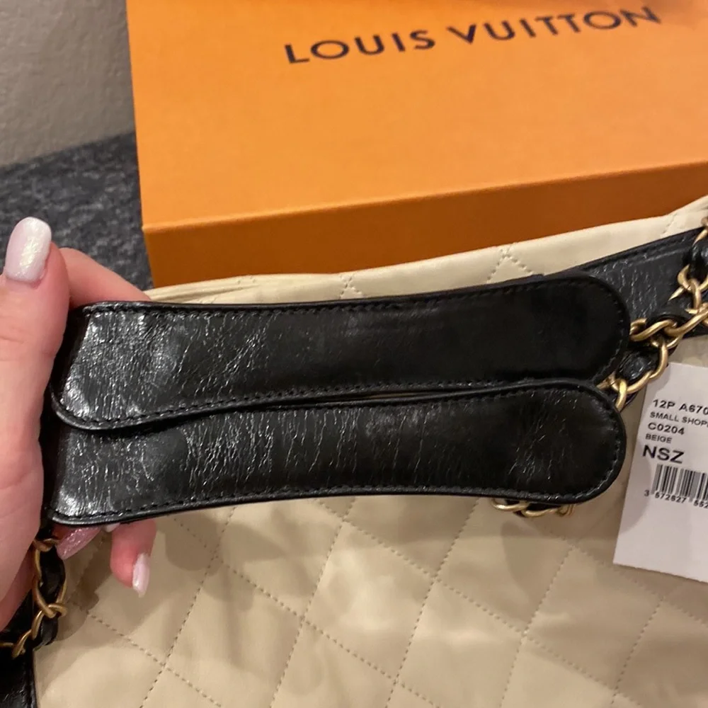 ❌SOLD❌ Auth. Chanel NWT Black & Beige CC Shoulder Bag - Picture 6 of 16